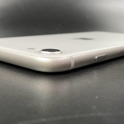 【全額返金保証】【最速発送】Apple iPhone iPhone SE（第3世代） 64GB スターライト au 白ロム 動作確認済 84%