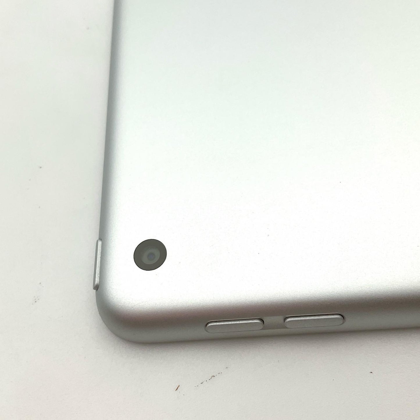 【最速発送】Apple iPad iPad 10.2インチ 第9世代 64GB シルバー Wi-Fi【難有】