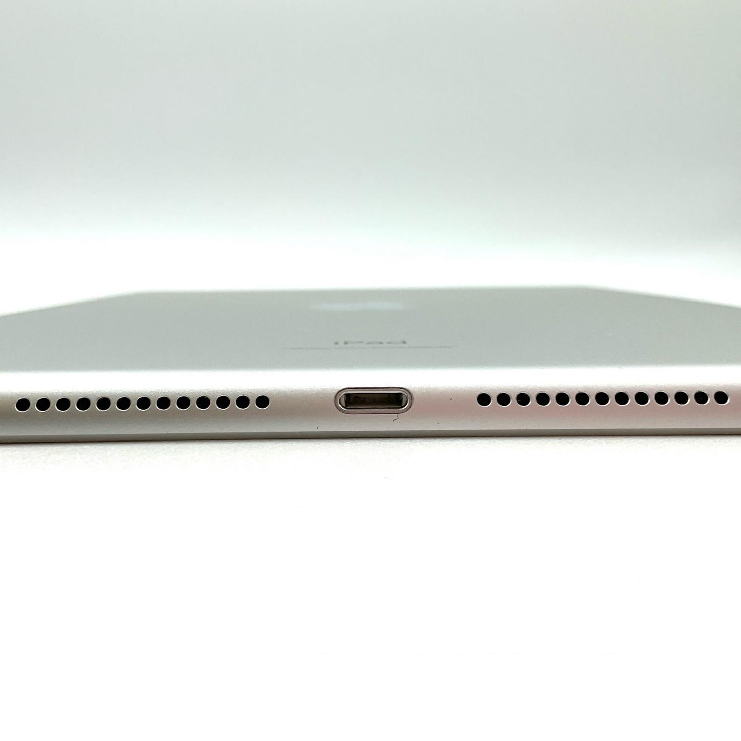 【最速発送】Apple iPad iPad 10.2インチ 第9世代 64GB シルバー Wi-Fi【難有】