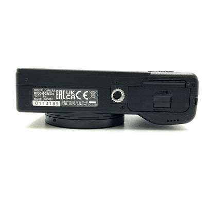 【全額返金保証】【最速発送】RICOH コンパクトデジタルカメラ GR IIIx 超美品 動作確認済