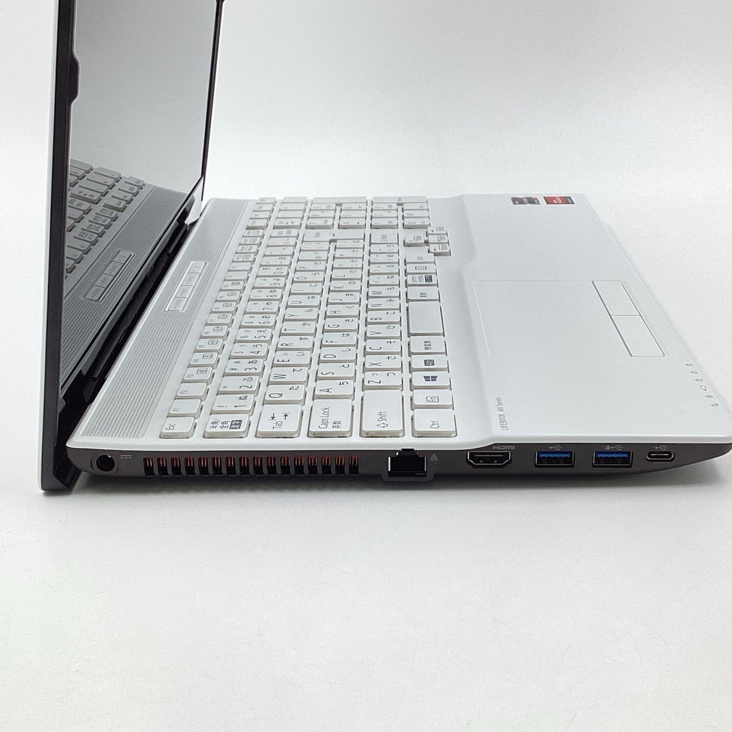 【全額返金保証】【最速発送】FUJITSU FMVA450GW AMD Ryzen 5 5500U With Radeon Graphics 2.10GHz 8GB M.2 SSD 256GB 97.8% 美品 動作確認済