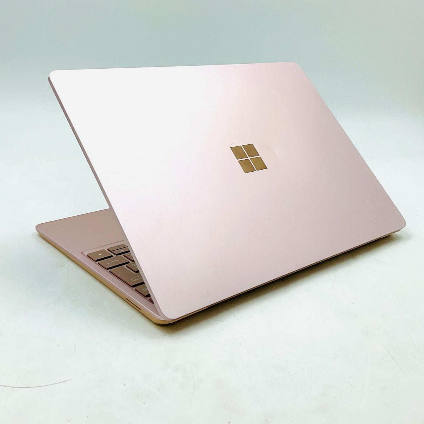 【全額返金保証】【最速発送】Microsoft Surface Laptop Go Model 1943 intel core i5-1035G1 8GB M.2 SSD 128GB 81% 動作確認済