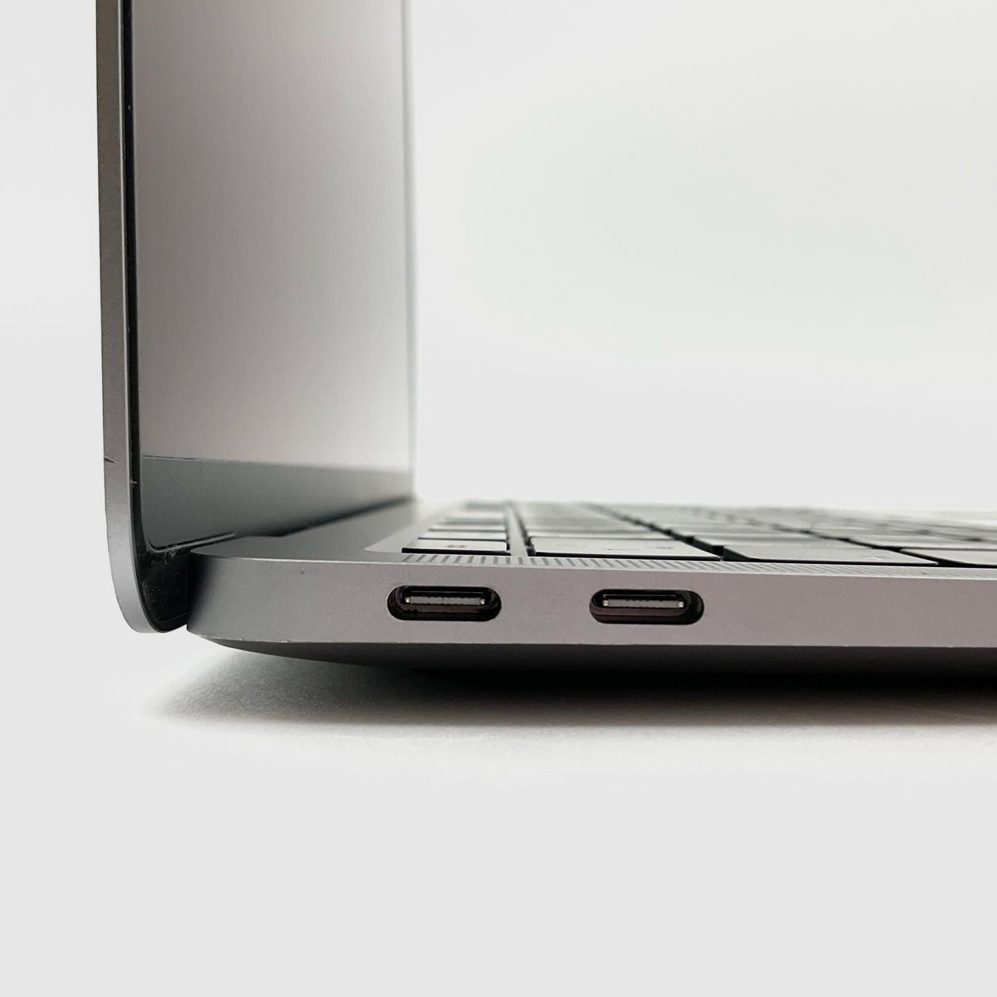 【全額返金保証】【最速発送】Apple MacBook Air 13インチ 2020 Apple M1 8GB SSD 256GB スペースグレイ 91% 動作確認済