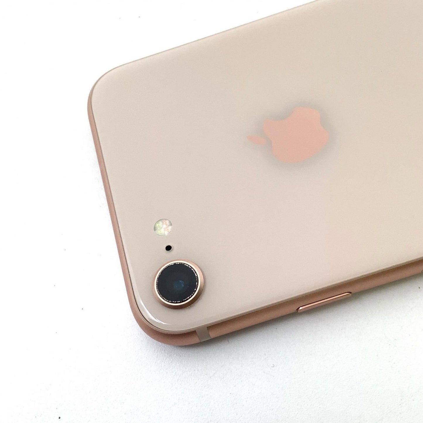 【全額返金保証】【最速発送】Apple iPhone iPhone 8 64GB ゴールド docomo 白ロム 動作確認済 92.1%