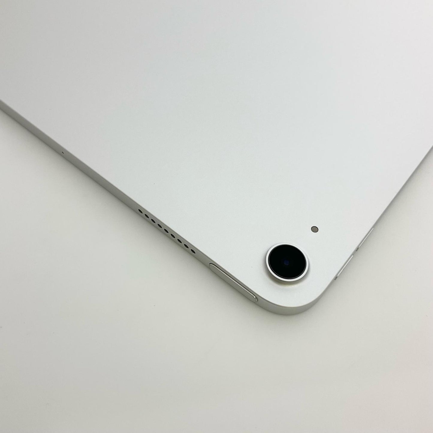 【全額返金保証】【最速発送】Apple iPad iPad Air 10.9インチ 第4世代 64GB シルバー Wi-Fi 超美品 動作確認済