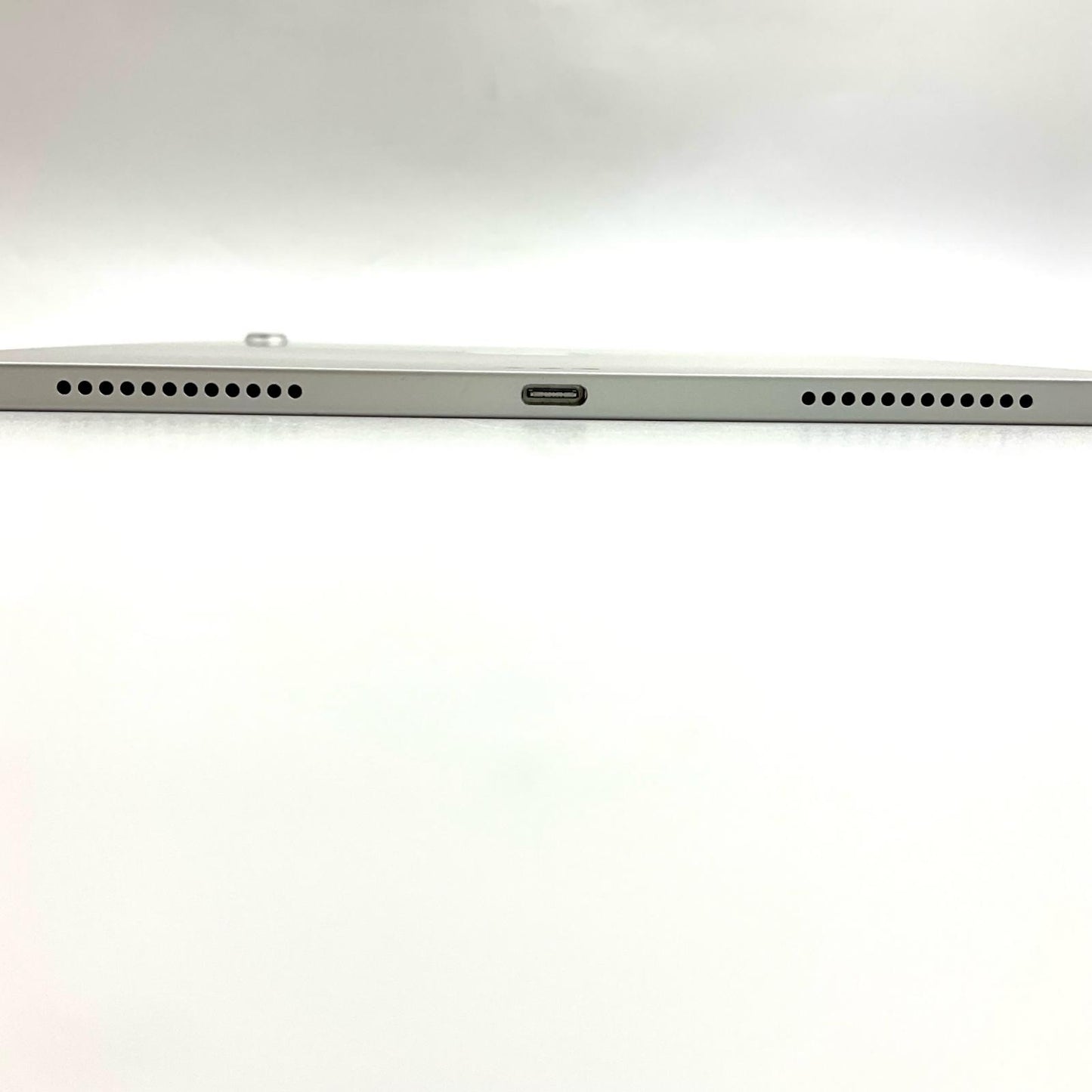 【全額返金保証】【最速発送】Apple iPad iPad Air 10.9インチ 第4世代 64GB シルバー Wi-Fi 超美品 動作確認済