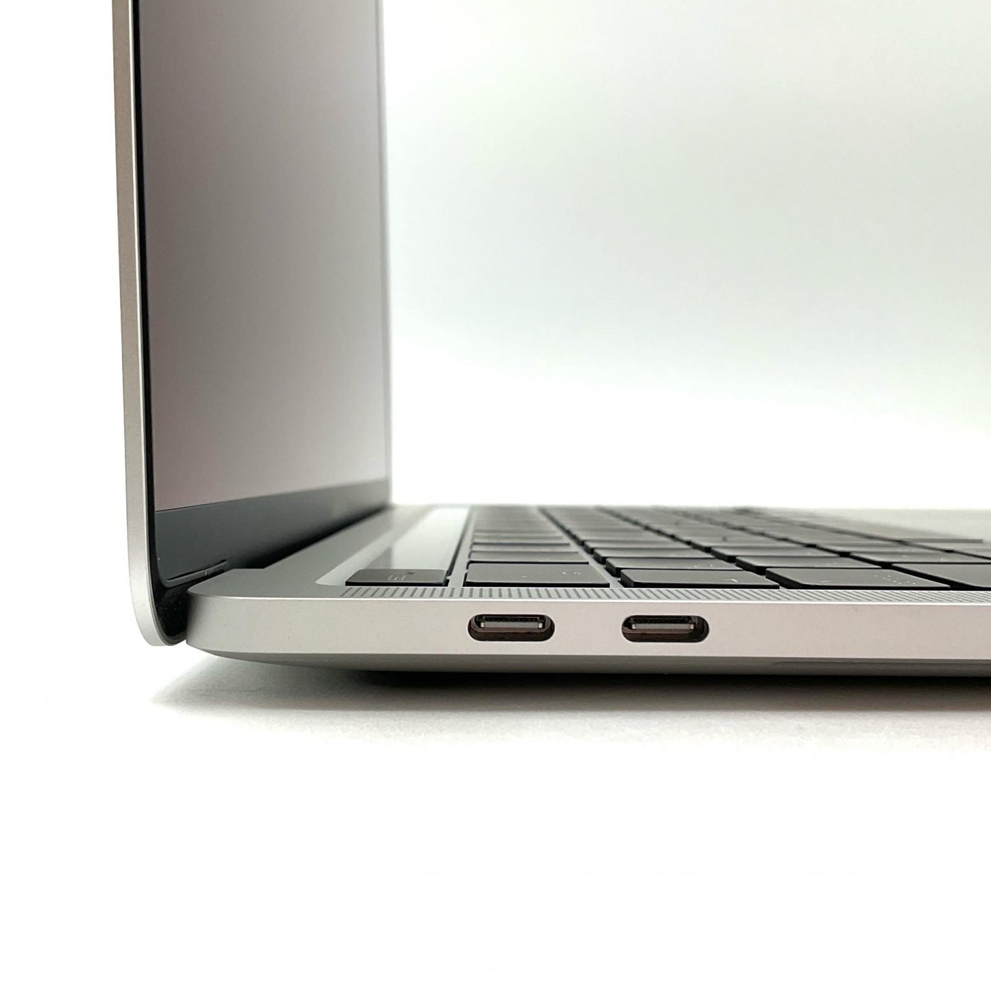 【全額返金保証】【最速発送】Apple MacBook Pro 13.3インチ 2020 2GHz クアッドコア Intel Core i5 16GB SSD 1TB シルバー 86.8% 動作確認済
