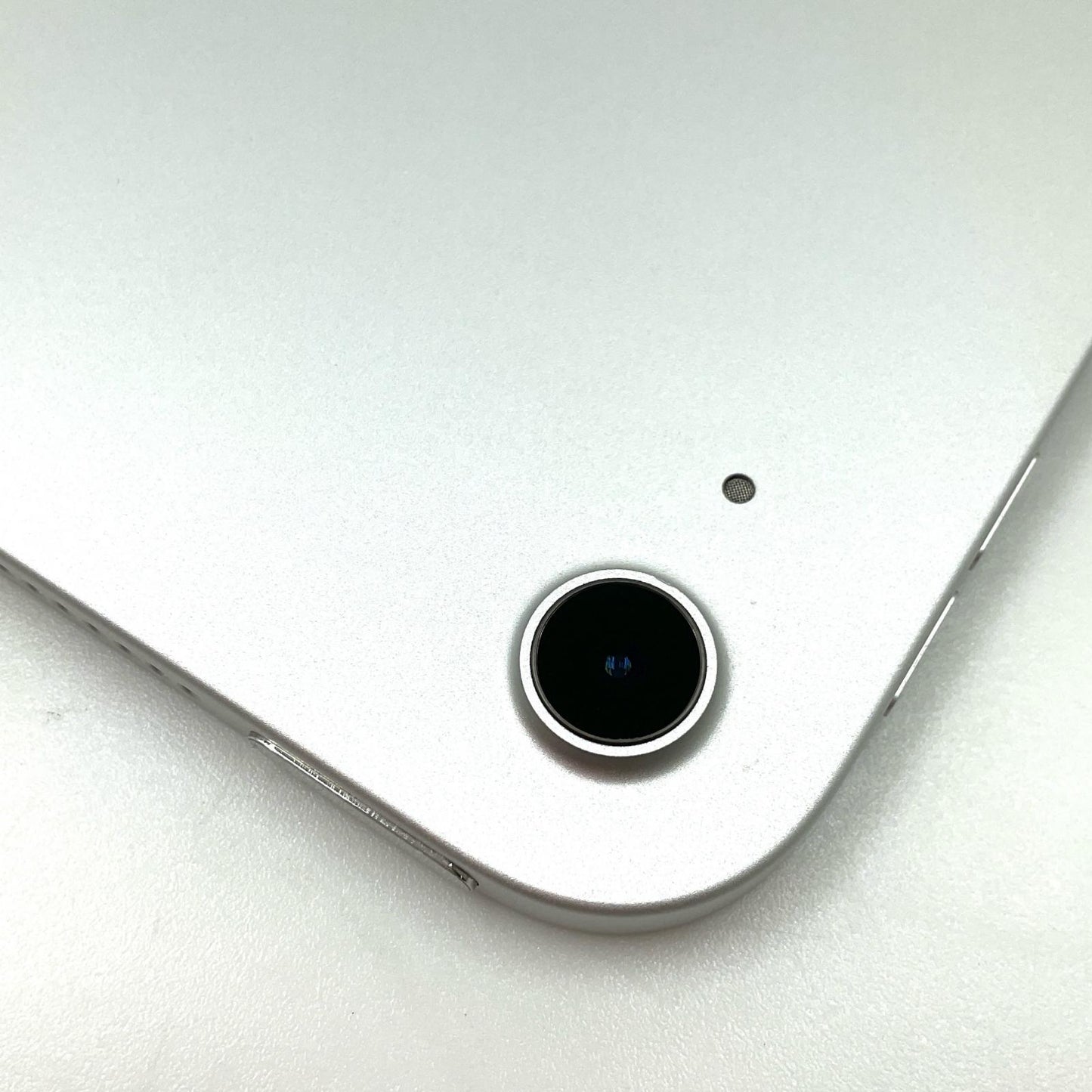 【全額返金保証】【最速発送】Apple iPad iPad 10.9インチ 第10世代 256GB シルバー Wi-Fi 動作確認済