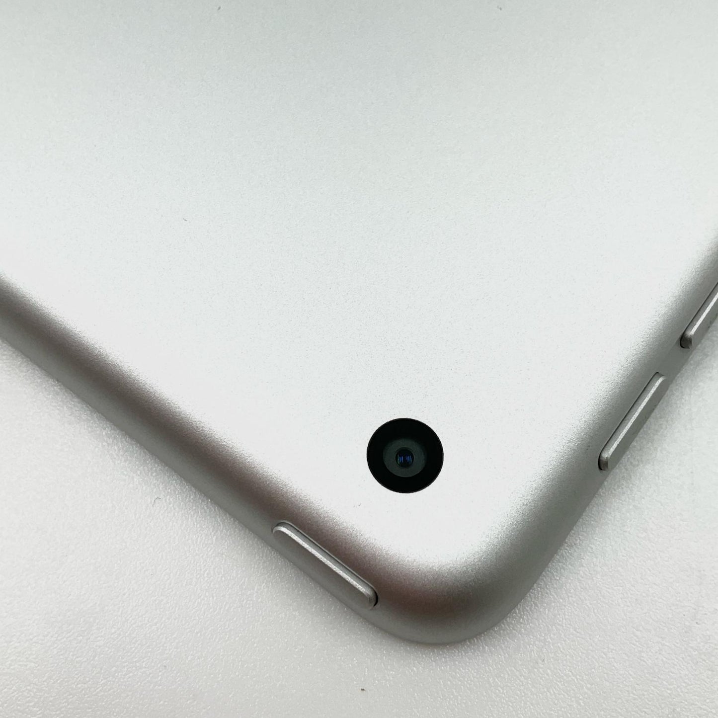 【全額返金保証】【最速発送】Apple iPad iPad 10.2インチ 第9世代 256GB シルバー Wi-Fi 動作確認済