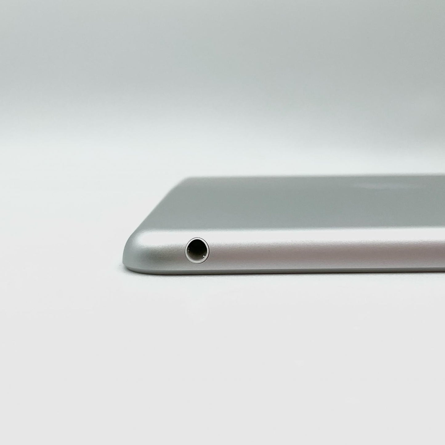 【全額返金保証】【最速発送】Apple iPad iPad 10.2インチ 第9世代 256GB シルバー Wi-Fi 動作確認済