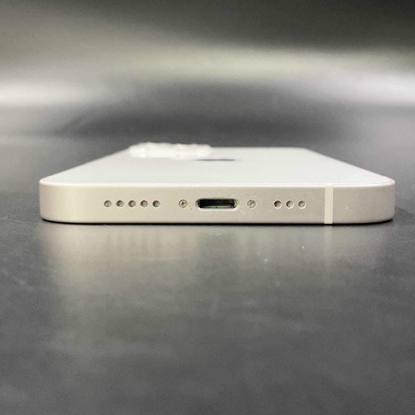 【全額返金保証】【最速発送】Apple iPhone iPhone 13 256GB スターライト docomo 白ロム 動作確認済 75%