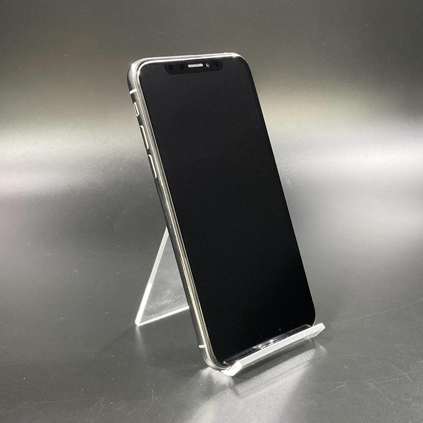 【全額返金保証】【最速発送】Apple iPhone iPhone XS 64GB シルバー docomo 白ロム 動作確認済 83%