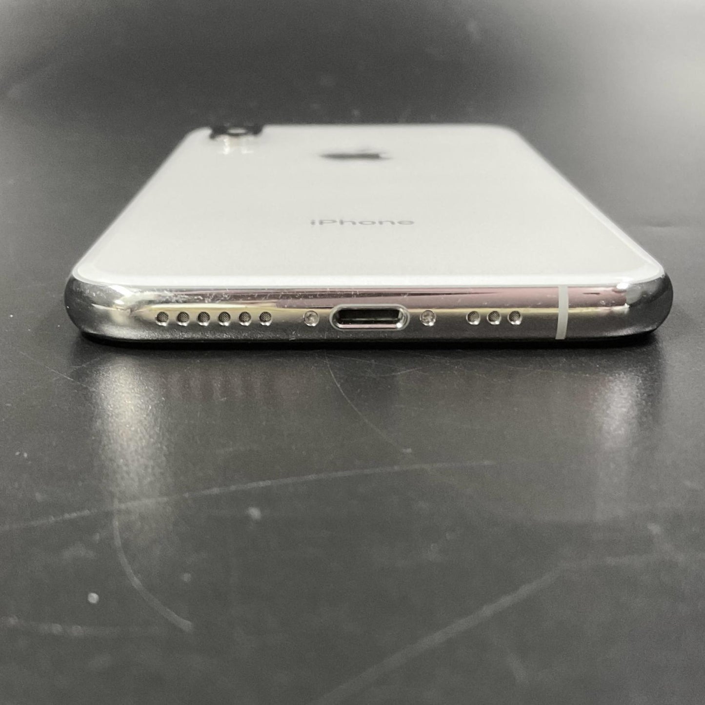 【全額返金保証】【最速発送】Apple iPhone iPhone XS 64GB シルバー docomo 白ロム 動作確認済 83%