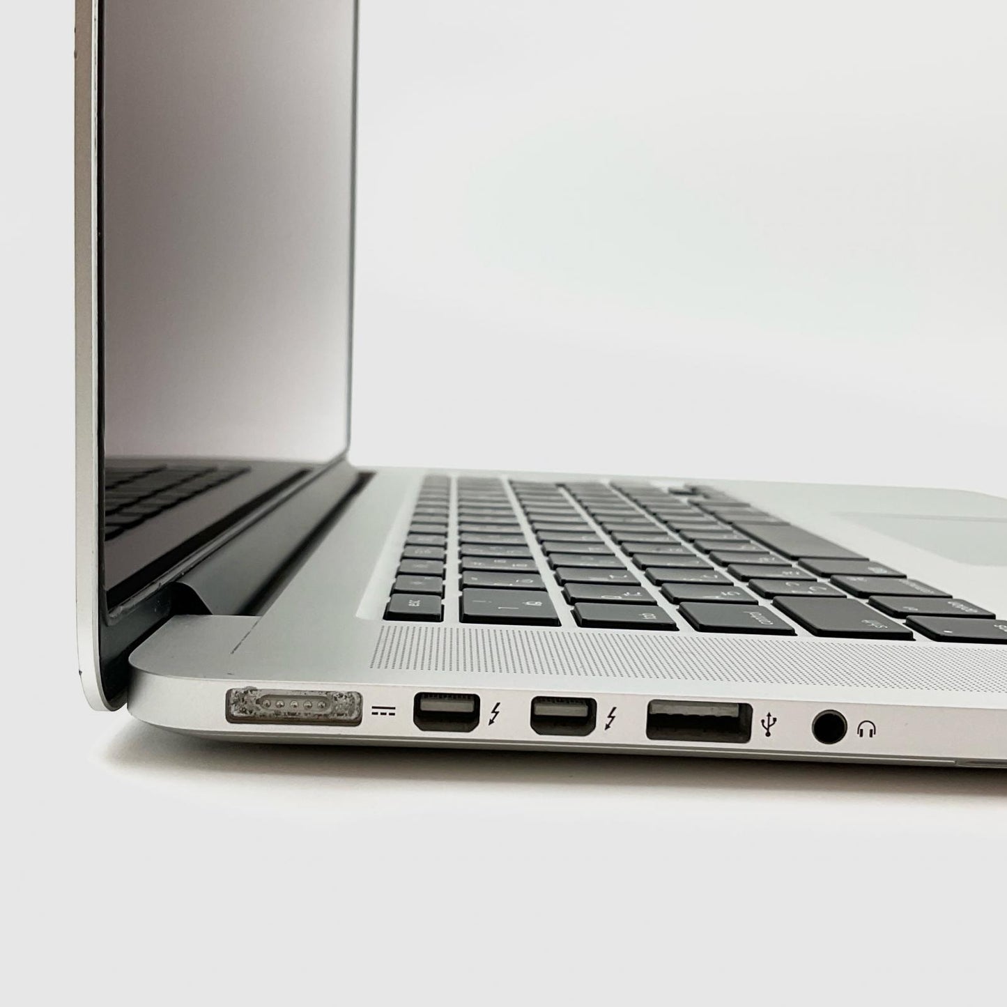 【全額返金保証】【最速発送】Apple MacBook Pro 15インチ 2013 2 GHz Intel Core i7 8GB SSD 256GB シルバー 動作確認済