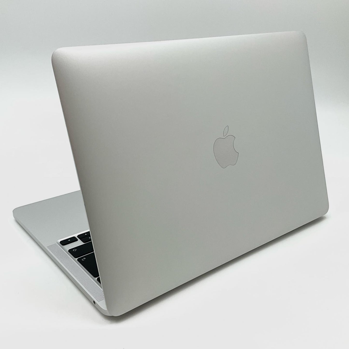 【全額返金保証】【最速発送】Apple MacBook Pro 13インチ 2022 Ｍ2 8GB SSD 512GB シルバー 93% 動作確認済