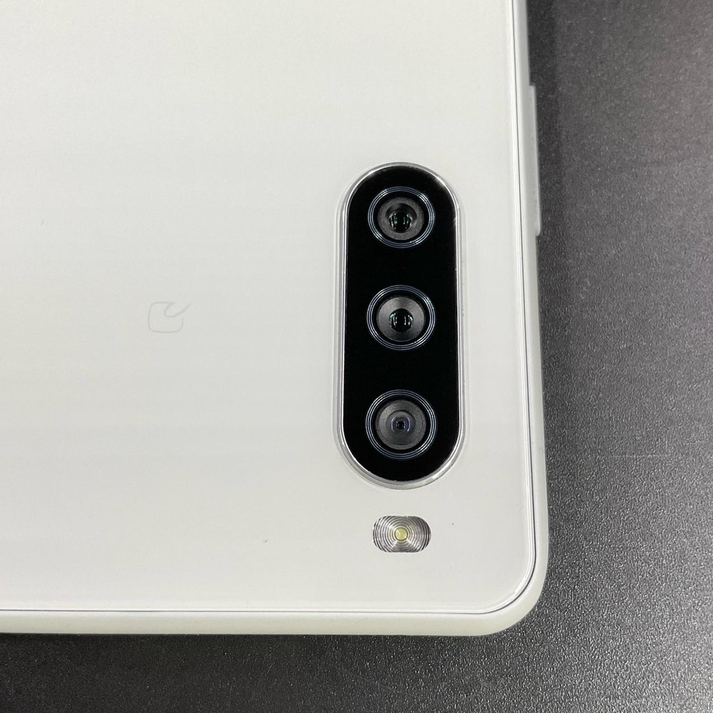 【全額返金保証】【最速発送】Sony Xperia 10 III 128GB ホワイト au SOG04 動作確認済