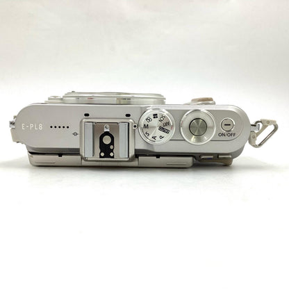 【全額返金保証】【最速発送】OLYMPUS デジタル一眼 PEN E-PL8 EZダブルズームキット ホワイト 美品 動作確認済