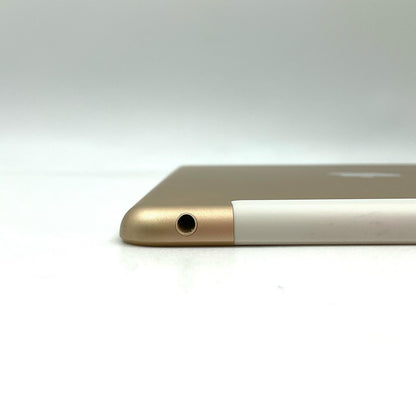 【最速発送】Apple iPad iPad 9.7インチ 第5世代 128GB ゴールド WiFi+Cellular docomo 白ロム【難有】