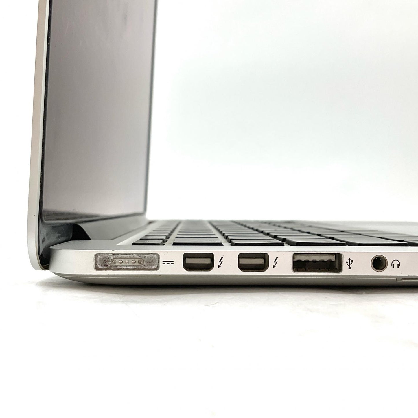 【最速発送】Apple MacBook Retina Pro 13.3インチ 2015 2.7GHz デュアルコア Intel Core i5 8GB SSD 128GB シルバー 75.3%【難有】