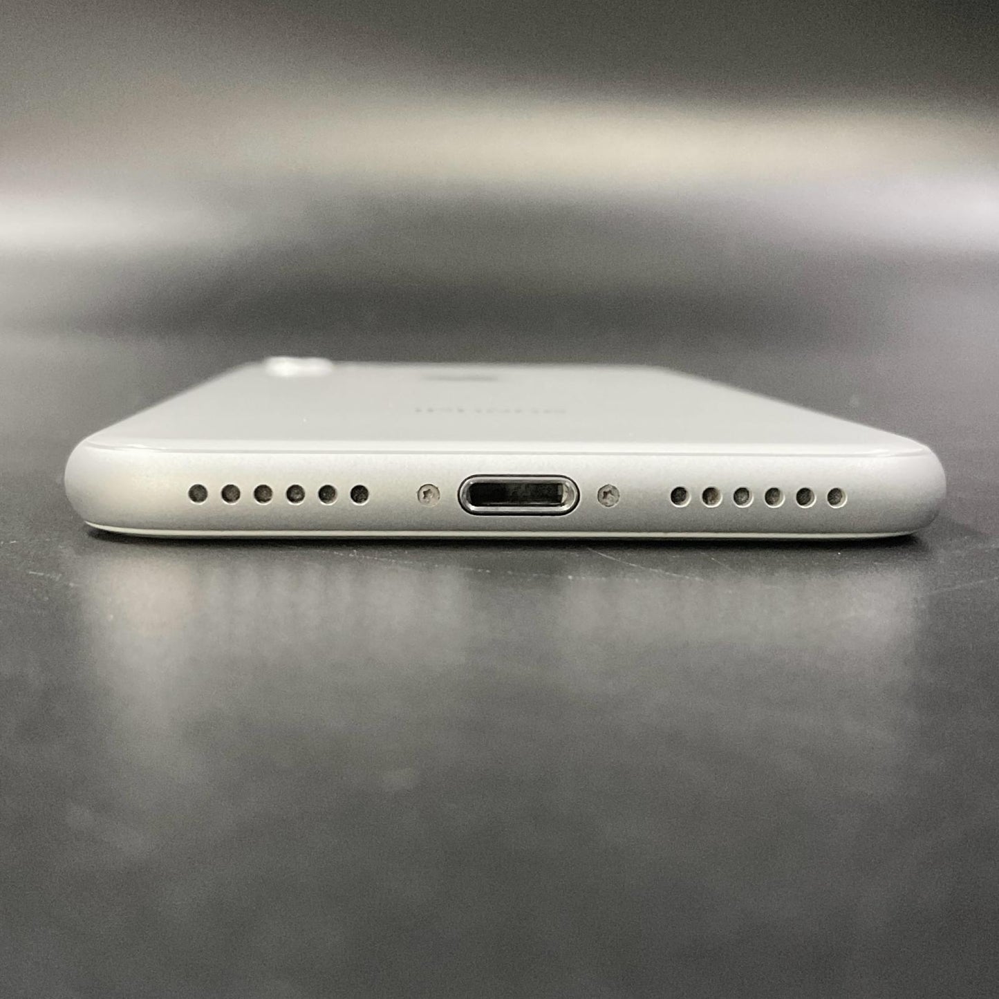 【全額返金保証】【最速発送】Apple iPhone iPhone 8 64GB シルバー Softbank 白ロム 動作確認済 73%