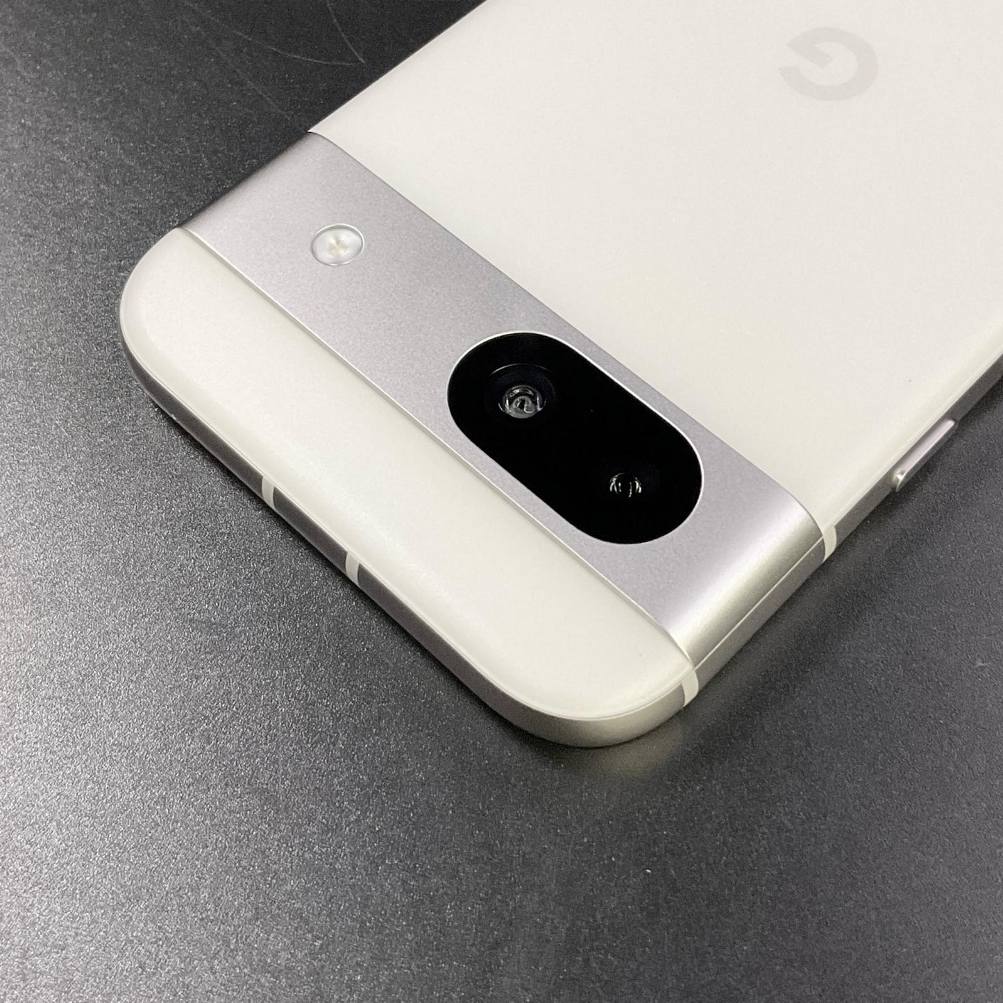 【全額返金保証】【最速発送】Google Pixel 8a 128GB Porcelain au G576D 白ロム 超美品 動作確認済