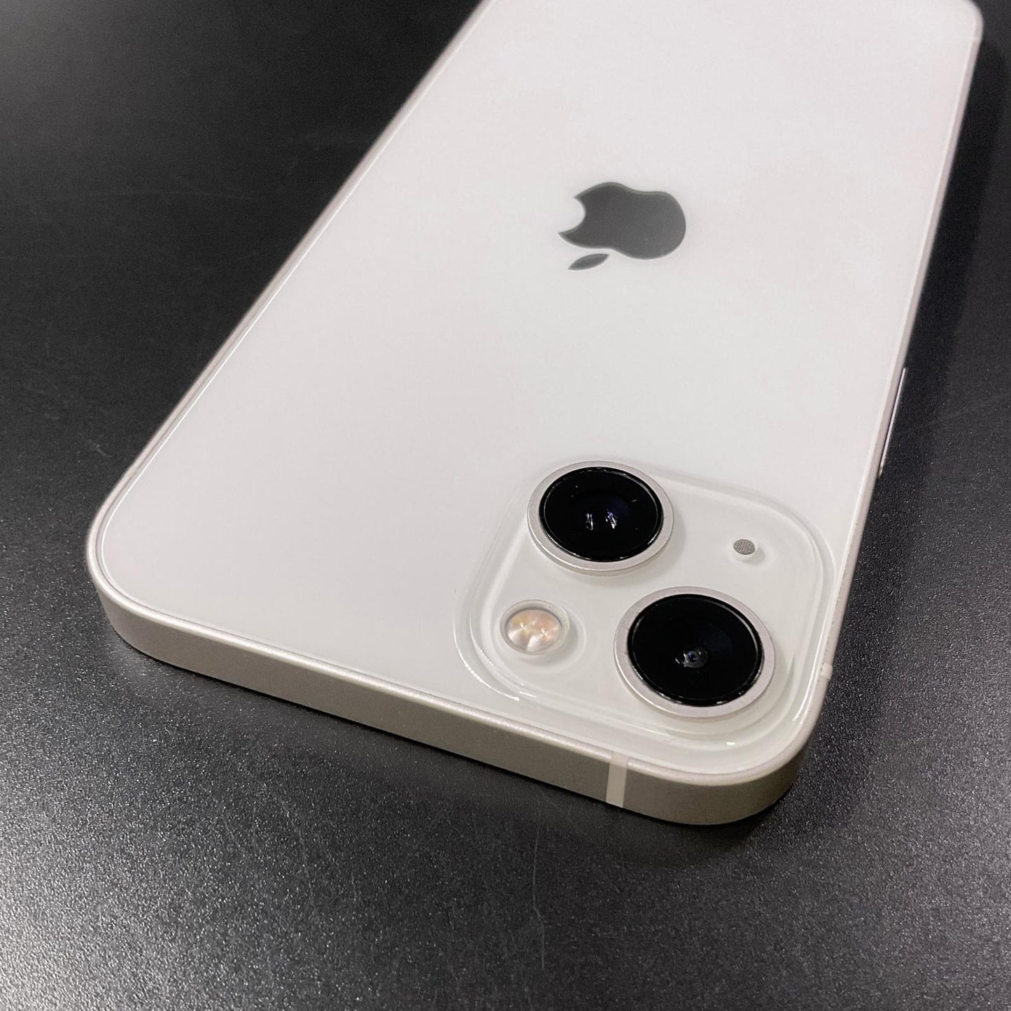 【全額返金保証】【最速発送】Apple iPhone iPhone 13 128GB スターライト au SIMフリー 白ロム 動作確認済 82%