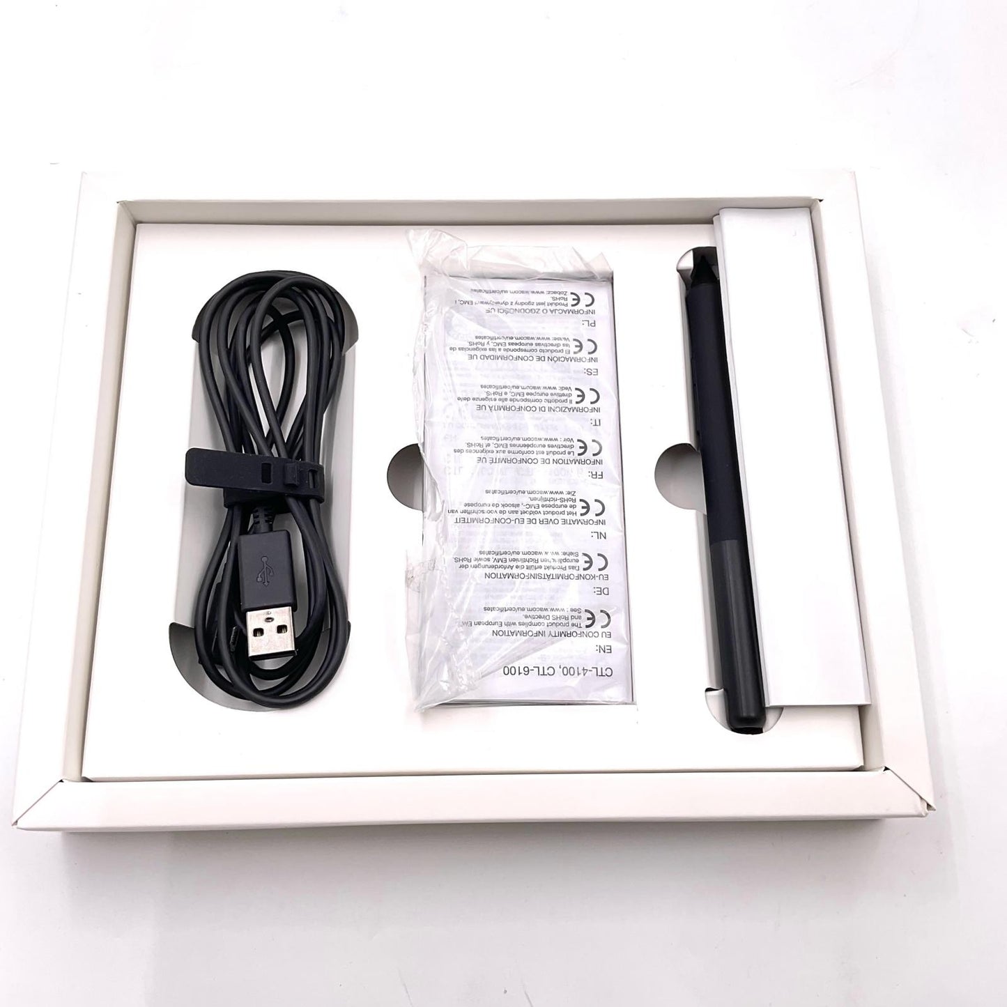 【全額返金保証】【最速発送】WACOM Intuos 美品 動作確認済