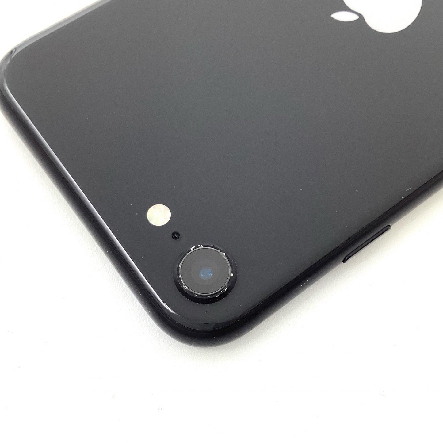 【全額返金保証】【最速発送】Apple iPhone iPhone SE（第2世代） 64GB ブラック au 白ロム 動作確認済 76%