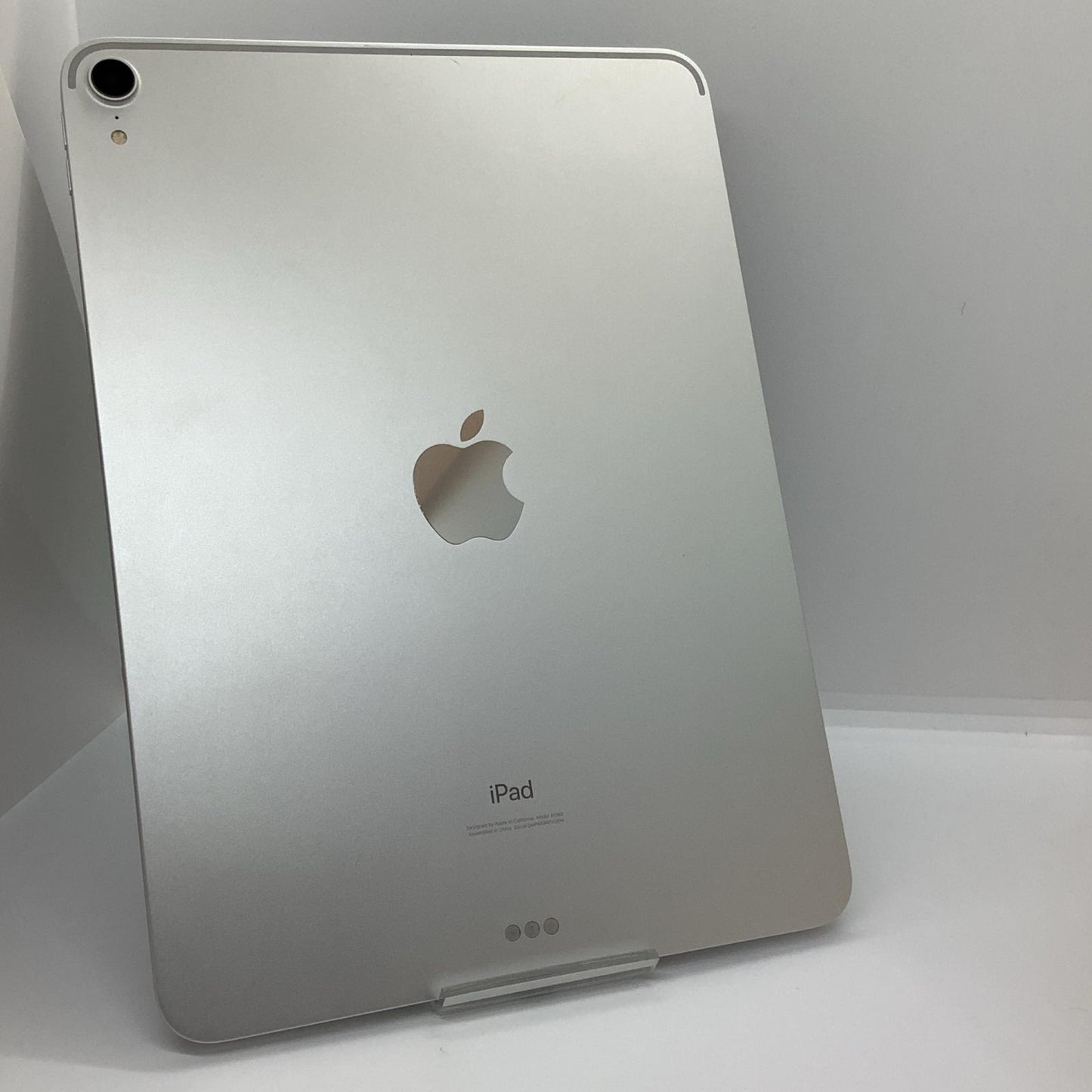 【全額返金保証】【最速発送】Apple iPad Pro 11インチ 第1世代 256GB シルバー Wi-Fi 美品 動作確認済