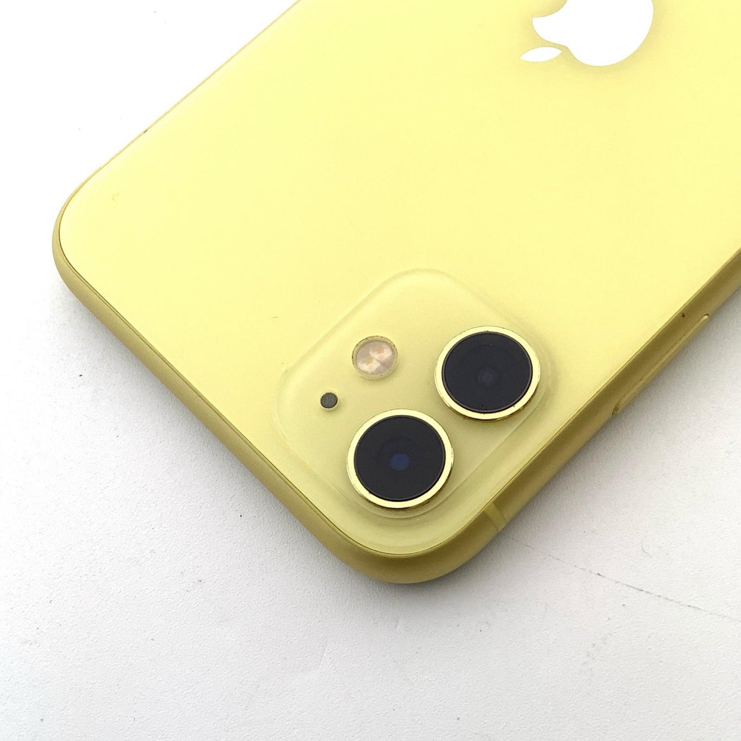 【最速発送】Apple iPhone iPhone 11 64GB イエロー Softbank 白ロム【難有】 95%