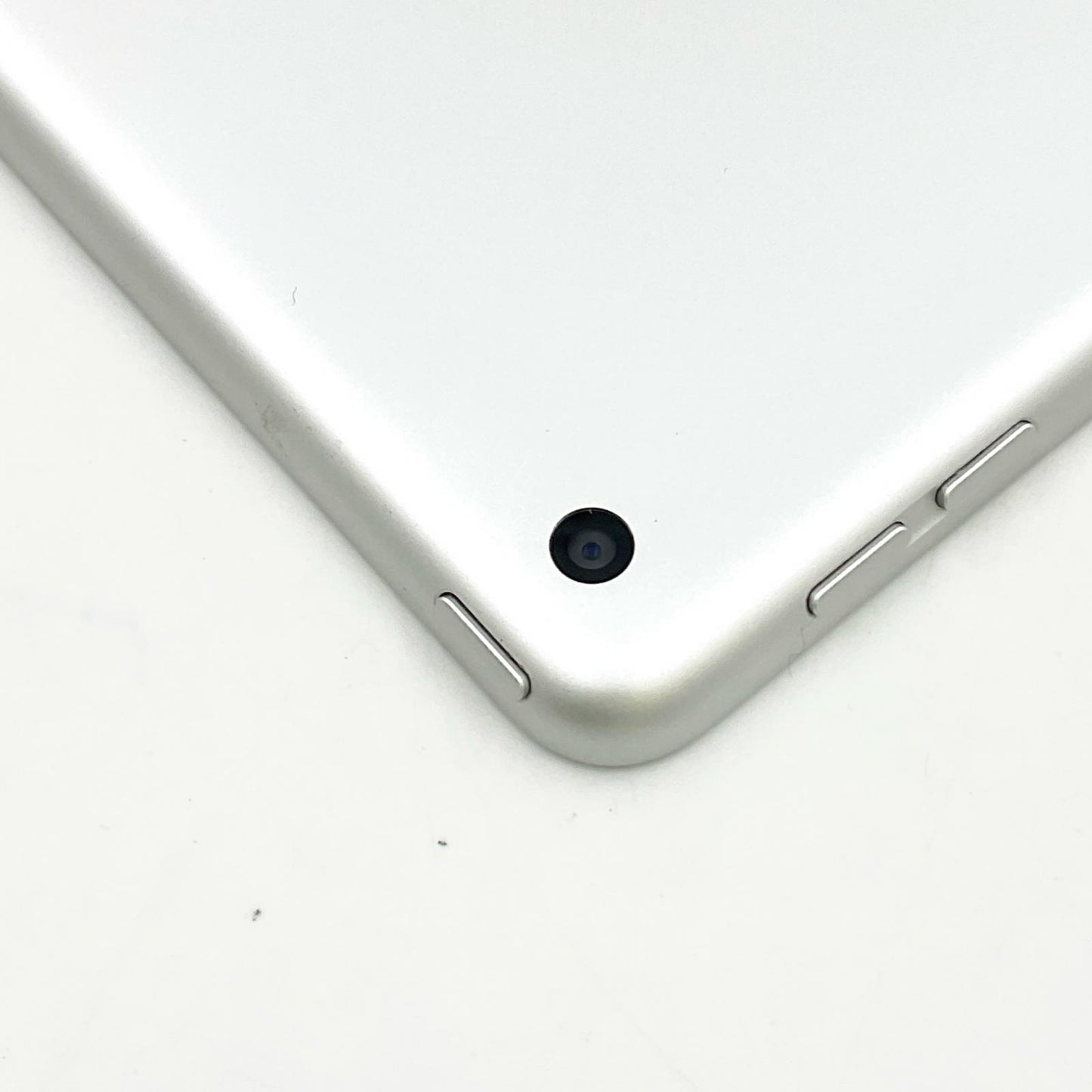 【最速発送】Apple iPad iPad 10.2インチ 第9世代 256GB シルバー Wi-Fi【難有】