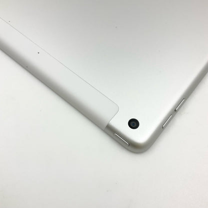 【全額返金保証】【最速発送】Apple iPad iPad 10.2インチ 第9世代 64GB シルバー WiFi+Cellular docomo 動作確認済