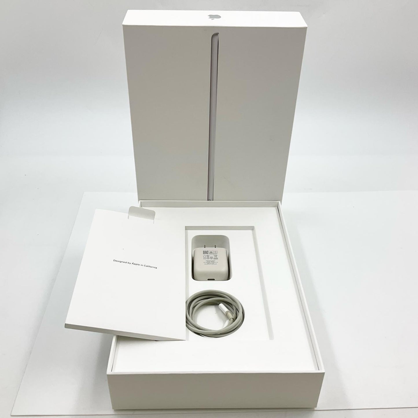 【全額返金保証】【最速発送】Apple iPad iPad 10.2インチ 第9世代 64GB シルバー WiFi+Cellular docomo 動作確認済