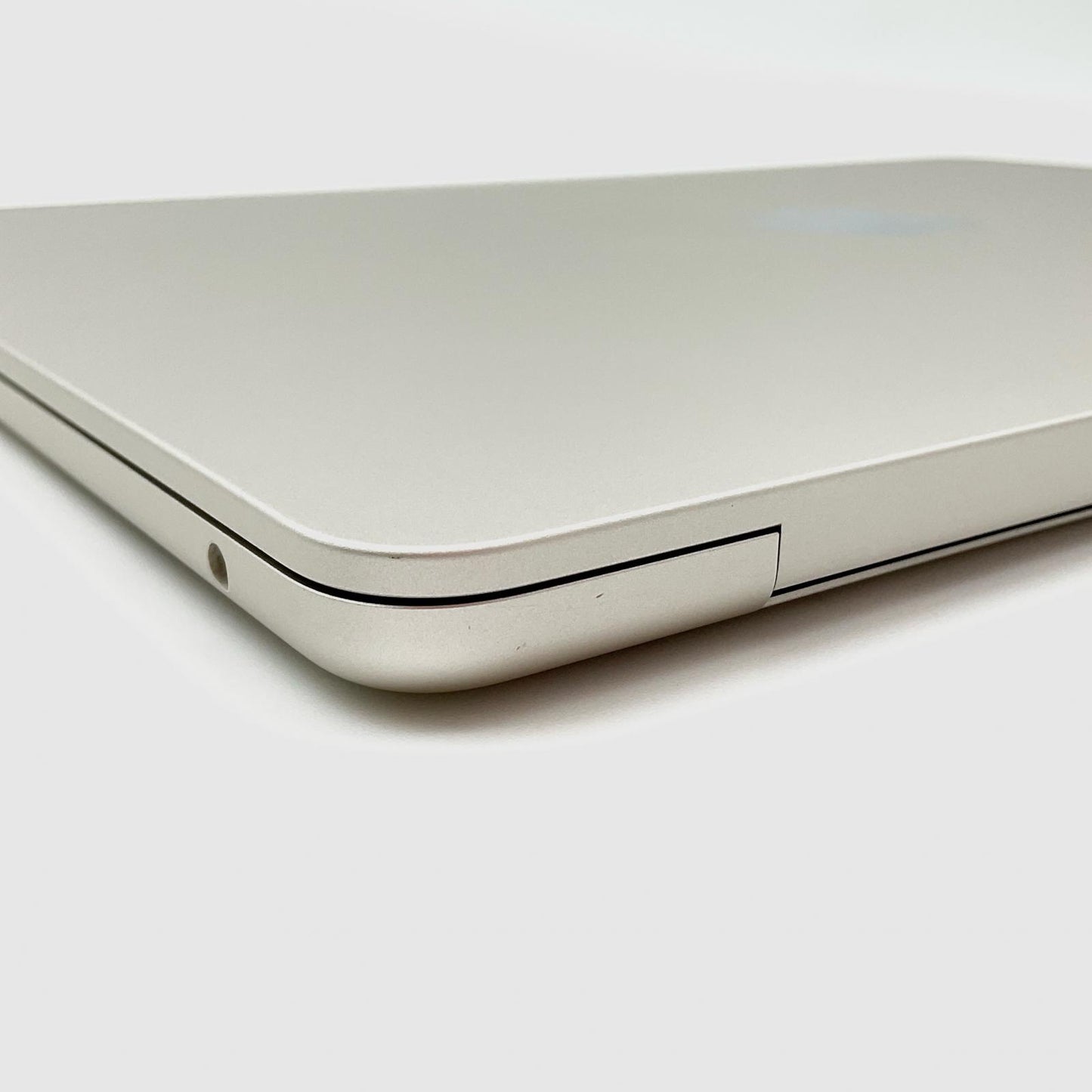 【全額返金保証】【最速発送】Apple MacBook Air 13.6インチ 2024 Apple M3 16GB SSD 512GB スターライト 98.8% 美品 動作確認済