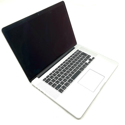 【全額返金保証】【最速発送】Apple MacBook Pro 15インチ 2015 クアッドコア intel core i7 16GB SSD 256GB シルバー 83% 動作確認済