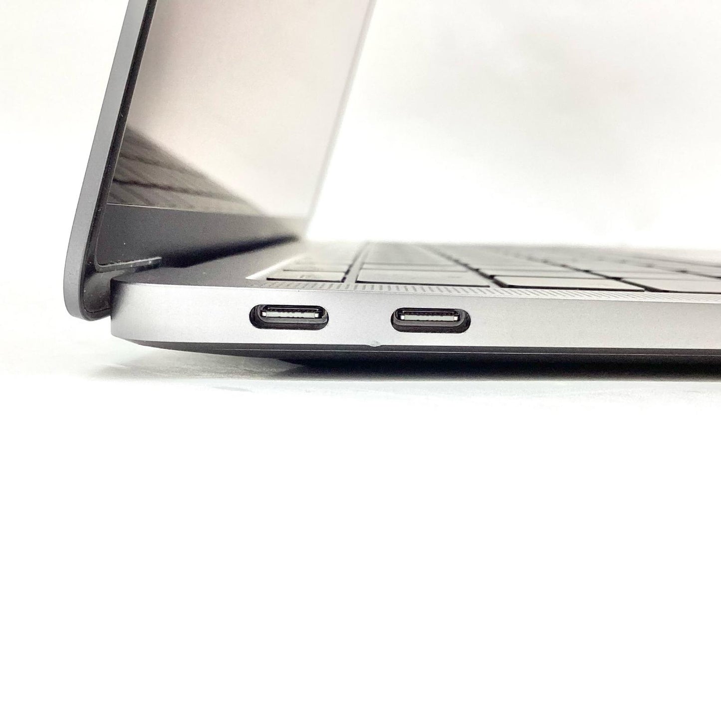【全額返金保証】【最速発送】Apple MacBook Air 13.3インチ 2019 デュアルコア intel core i5 8GB SSD 128GB スペースグレイ 91.7% 動作確認済