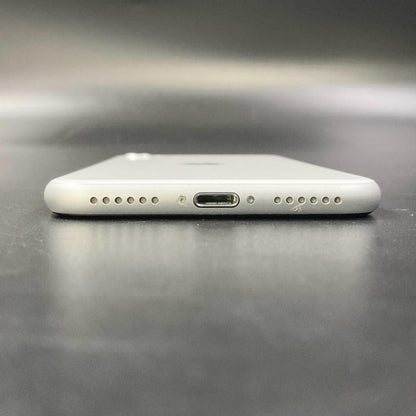 【全額返金保証】【最速発送】Apple iPhone iPhone SE（第2世代） 64GB ホワイト docomo SIMフリー 白ロム 動作確認済 80%