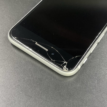 【最速発送】Apple iPhone iPhone SE（第2世代） 64GB ホワイト au 白ロム【難有】 72%