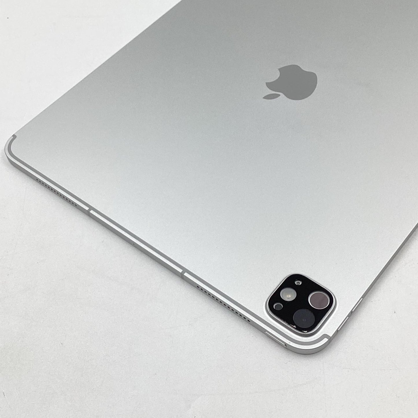 【全額返金保証】【最速発送】Apple iPad Pro 13インチ 第7世代 256GB シルバー WiFi+Cellular SIMフリー 動作確認済