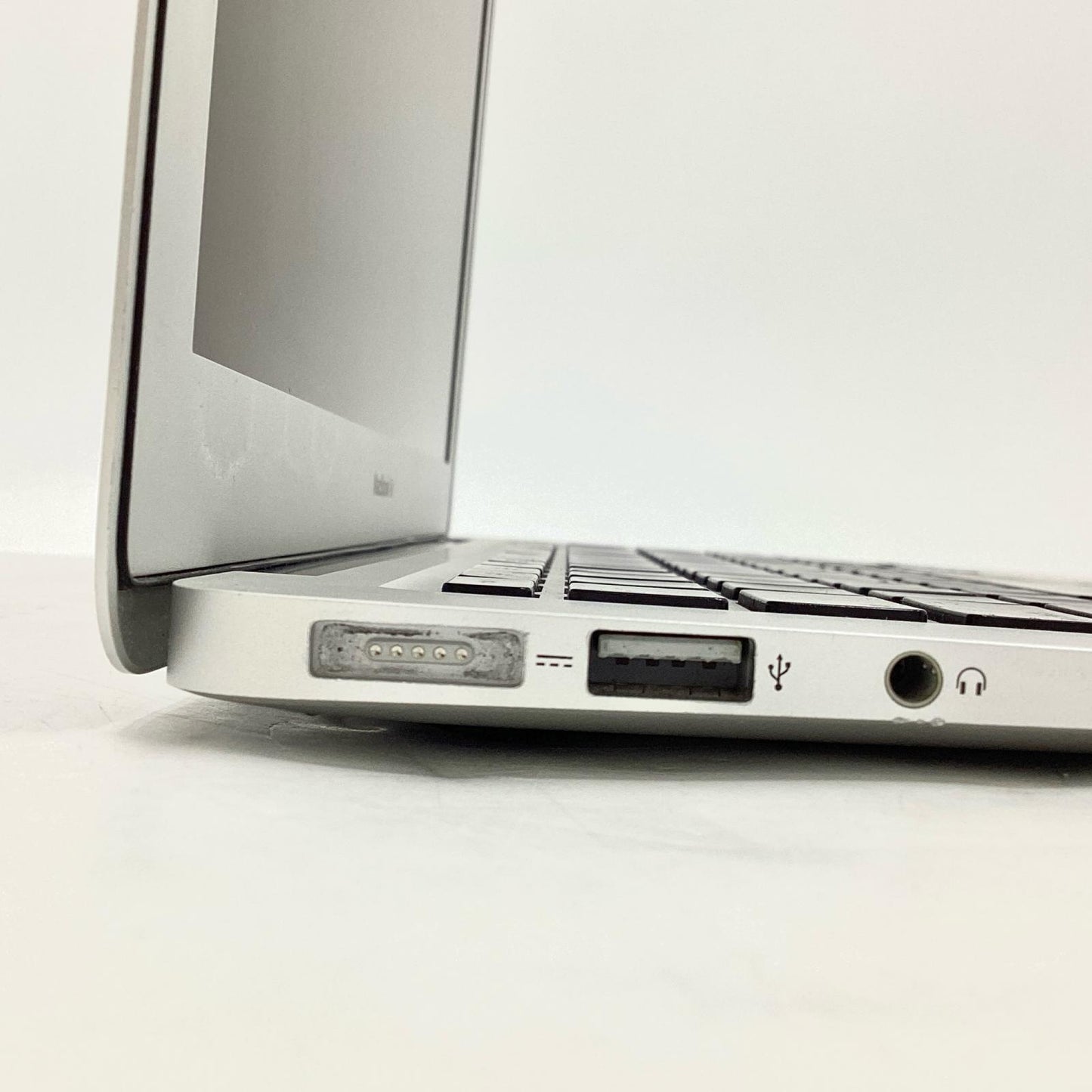 【最速発送】Apple MacBook Air 13インチ 2015 Intel Core i5 4GB 256GB シルバー 78.5%【難有】