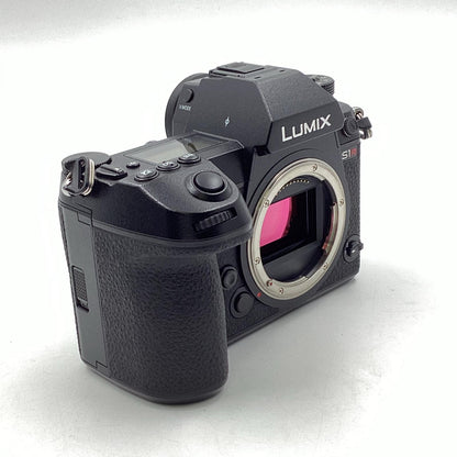 【全額返金保証】【最速発送】Panasonic デジタル一眼 LUMIX DC-S1R ボディ ブラック 美品 動作確認済