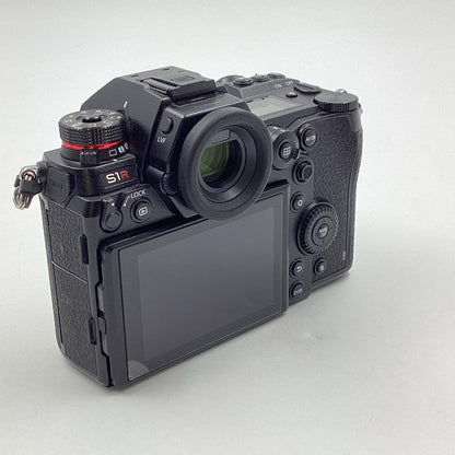 【全額返金保証】【最速発送】Panasonic デジタル一眼 LUMIX DC-S1R ボディ ブラック 美品 動作確認済