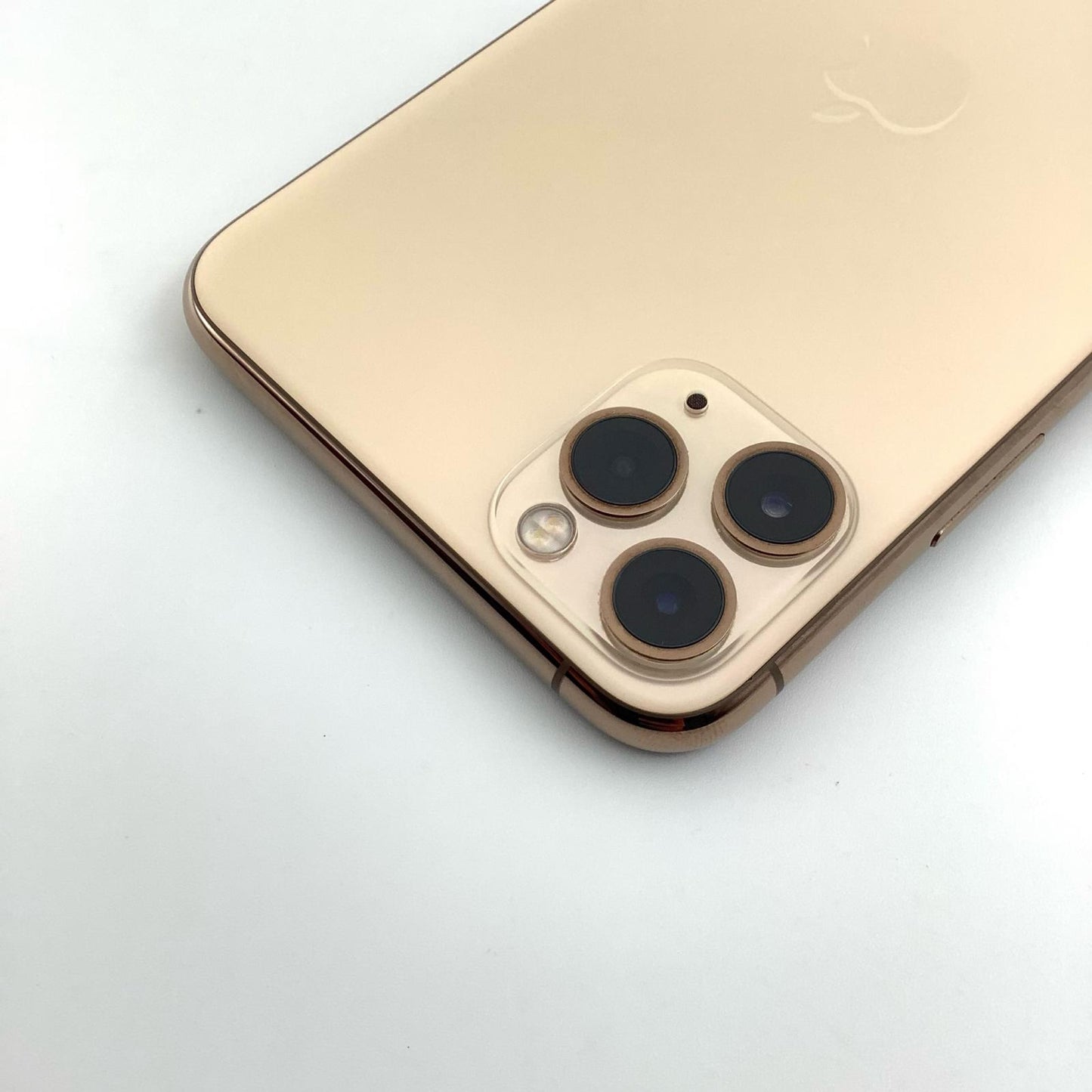 【全額返金保証】【最速発送】Apple iPhone iPhone 11 Pro Max 256GB ゴールド au 白ロム 動作確認済 79%