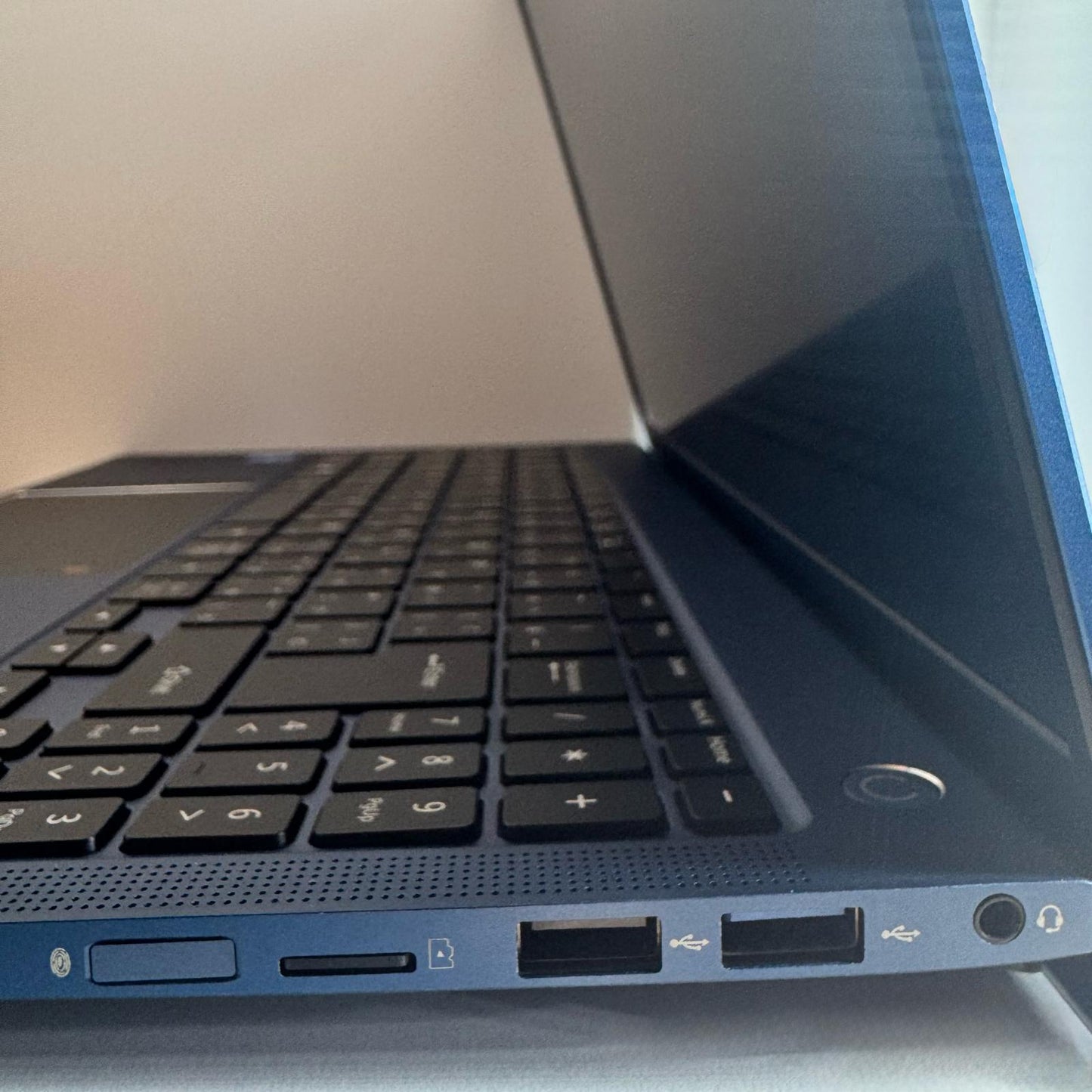 【全額返金保証】【最速発送】THIRDWAVE SA503i i3-1115G4 @ 3.00GHz 8GB SSD 256GB 100% 美品 動作確認済