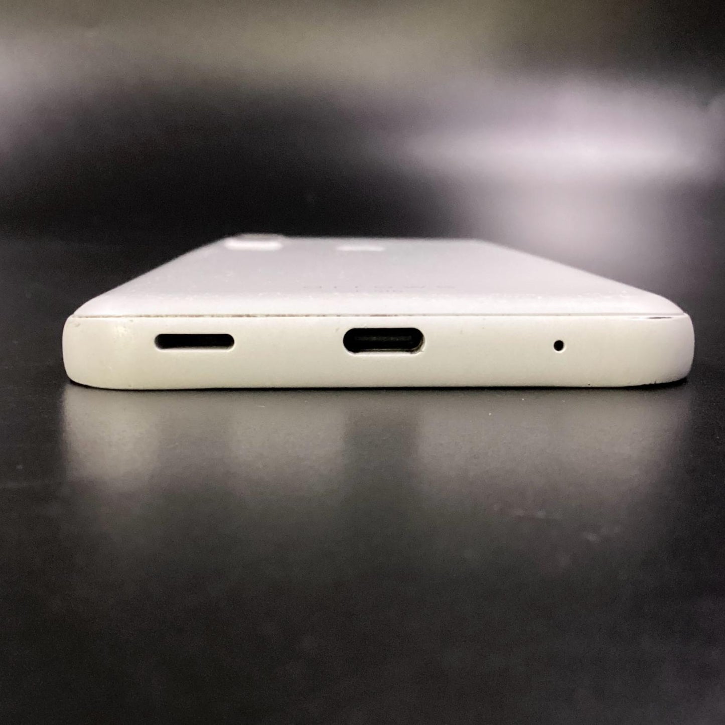 【全額返金保証】【最速発送】富士通 arrows We 64GB ホワイト docomo F-51B 白ロム 動作確認済