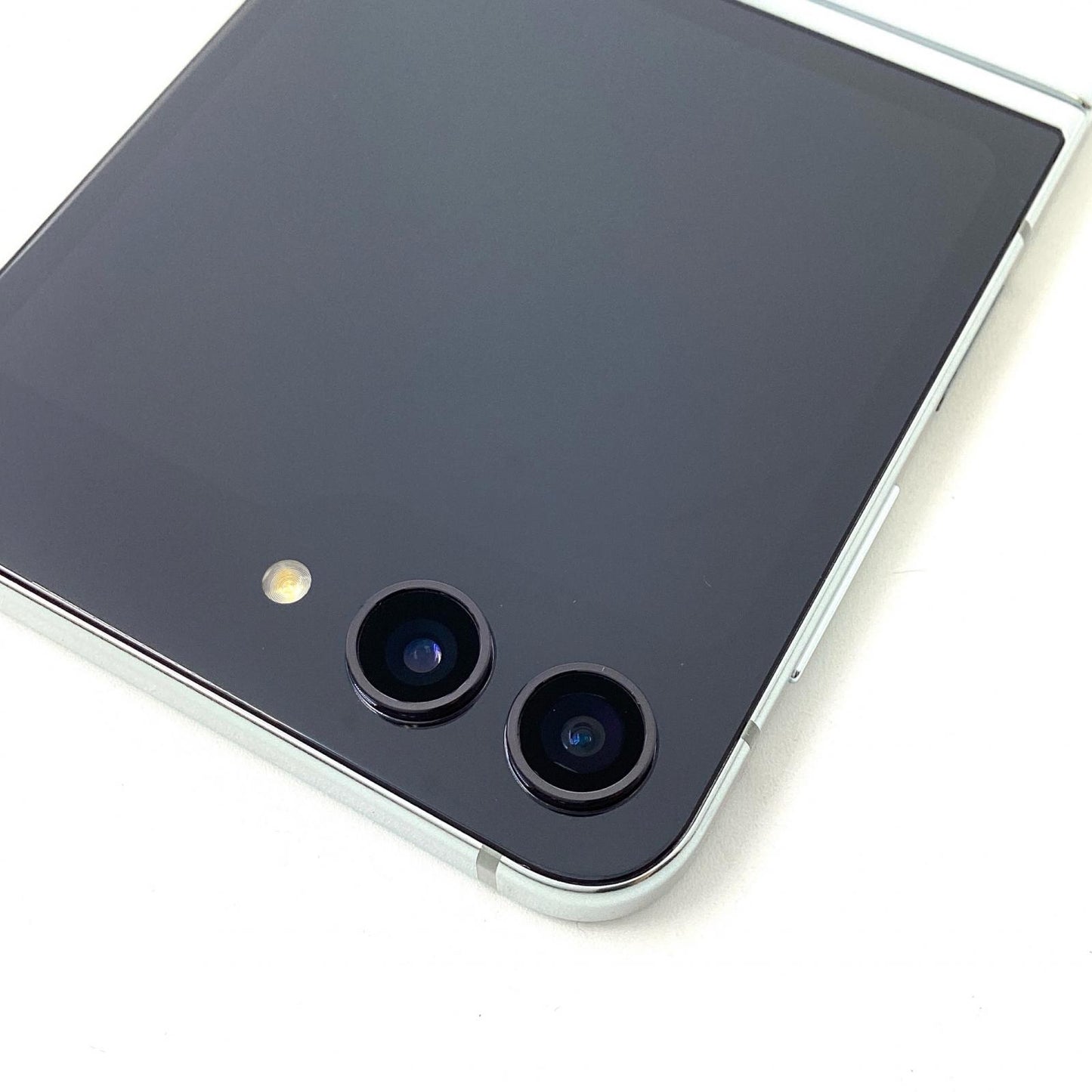 【全額返金保証】【最速発送】SAMSUNG Galaxy Ｚ Flip5 256GB ミント docomo SC-54D 動作確認済