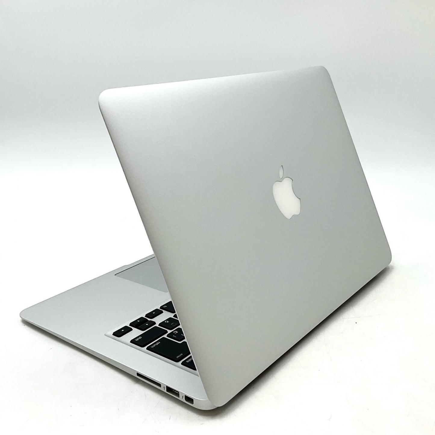 【全額返金保証】【最速発送】Apple MacBook Air 13.3インチ 2017 1.8 GHz Intel Core i5 8GB SSD 256GB シルバー 96.1% 動作確認済
