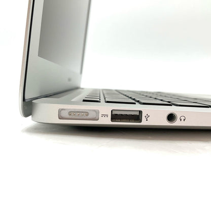 【全額返金保証】【最速発送】Apple MacBook Air 13.3インチ 2017 1.8 GHz Intel Core i5 8GB SSD 256GB シルバー 96.1% 動作確認済