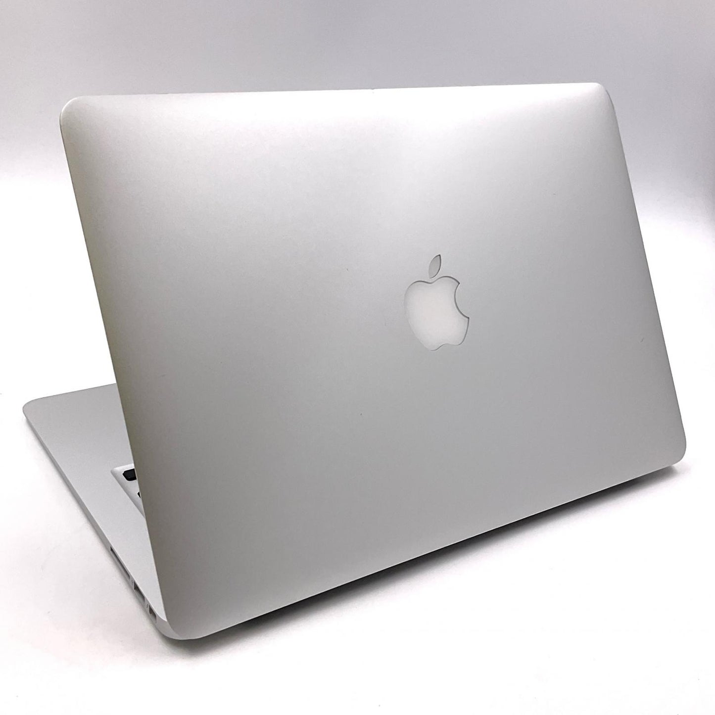 【全額返金保証】【最速発送】Apple MacBook Air 13.3インチ 2017 1.8 GHz intel Core i5 8GB SSD 128GB シルバー 95.3% 動作確認済