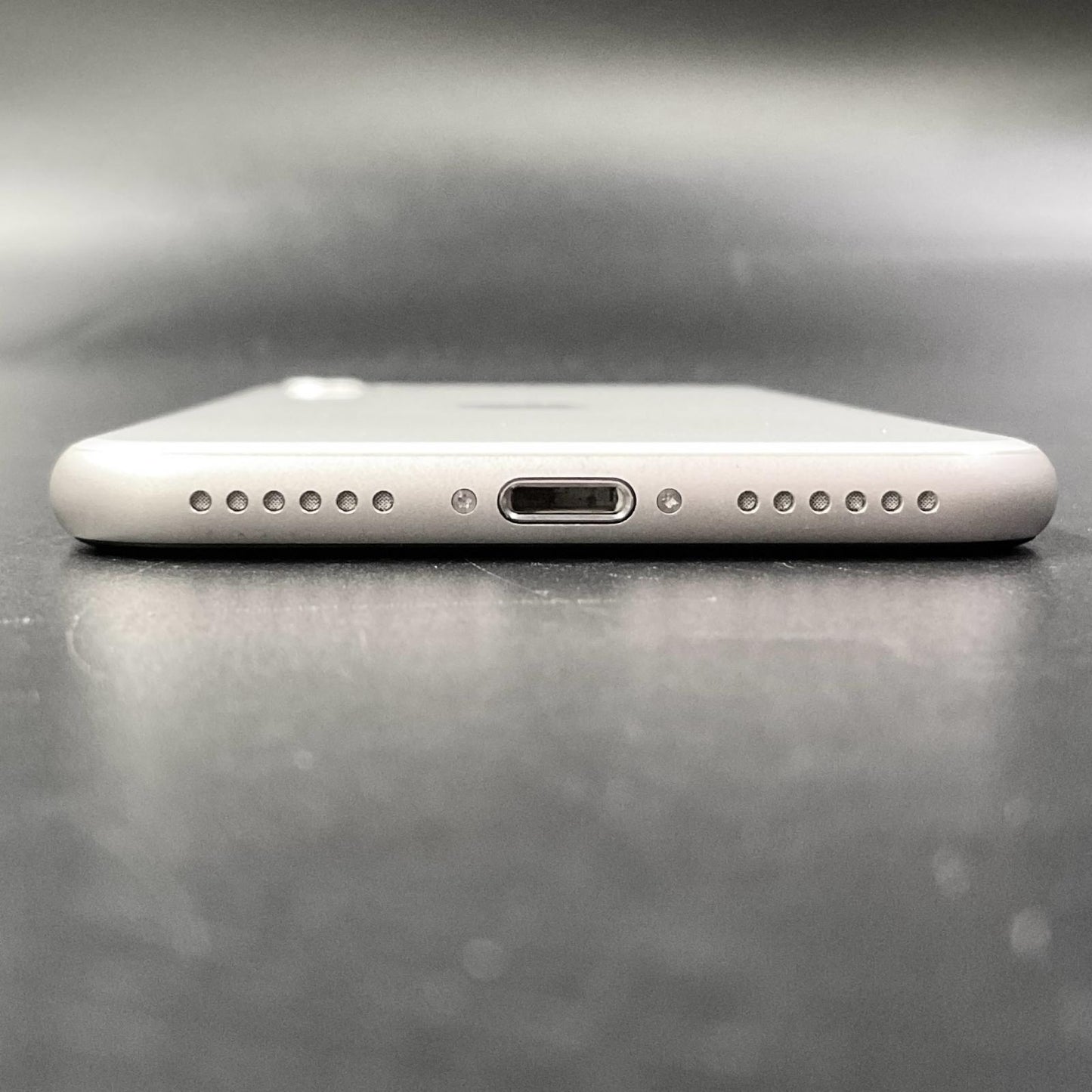 【全額返金保証】【最速発送】Apple iPhone iPhone SE（第3世代） 64GB スターライト Softbank 白ロム 美品 動作確認済 86%